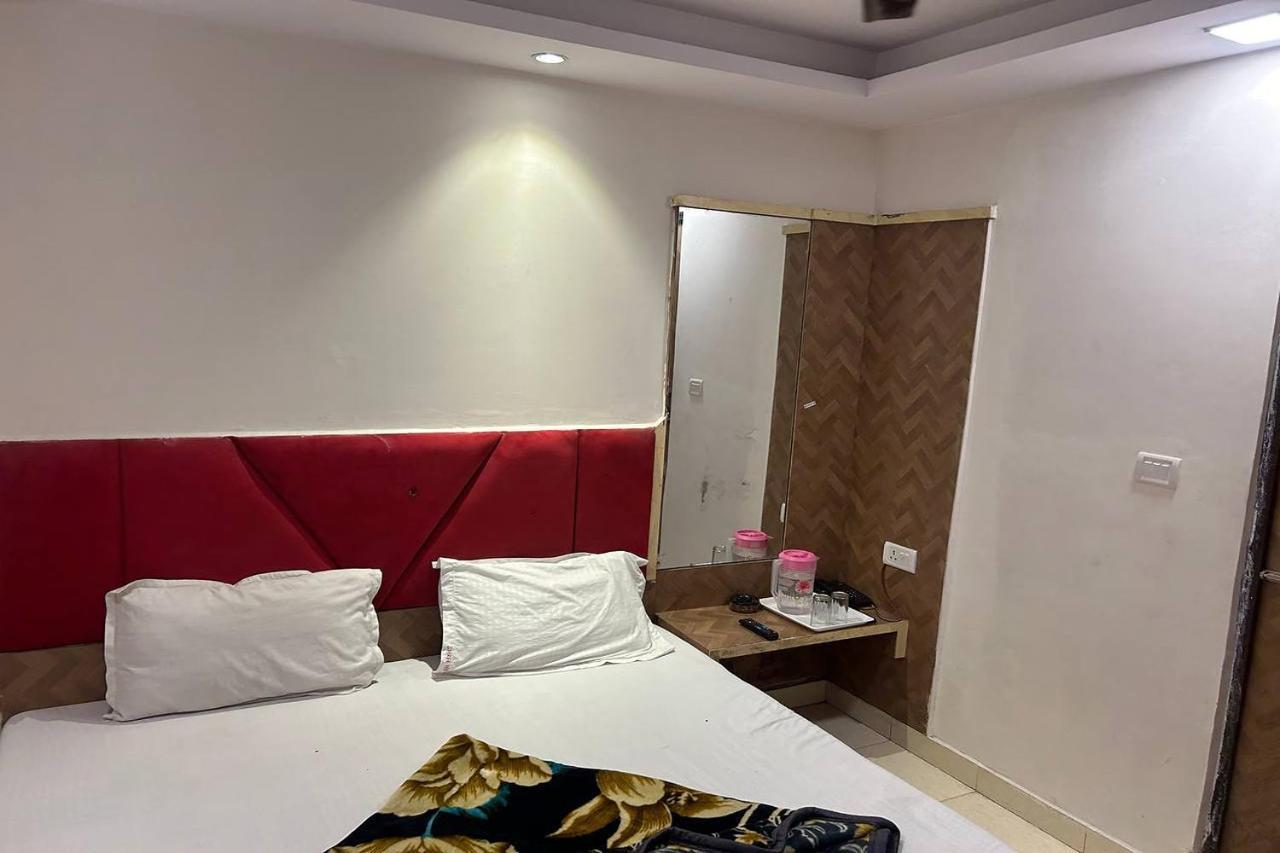 Shree Lodge Near New Delhi Railway Station, Paharganj Buitenkant foto