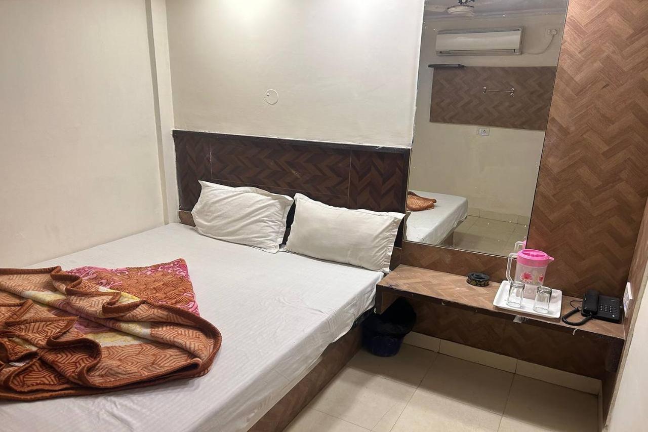 Shree Lodge Near New Delhi Railway Station, Paharganj Buitenkant foto
